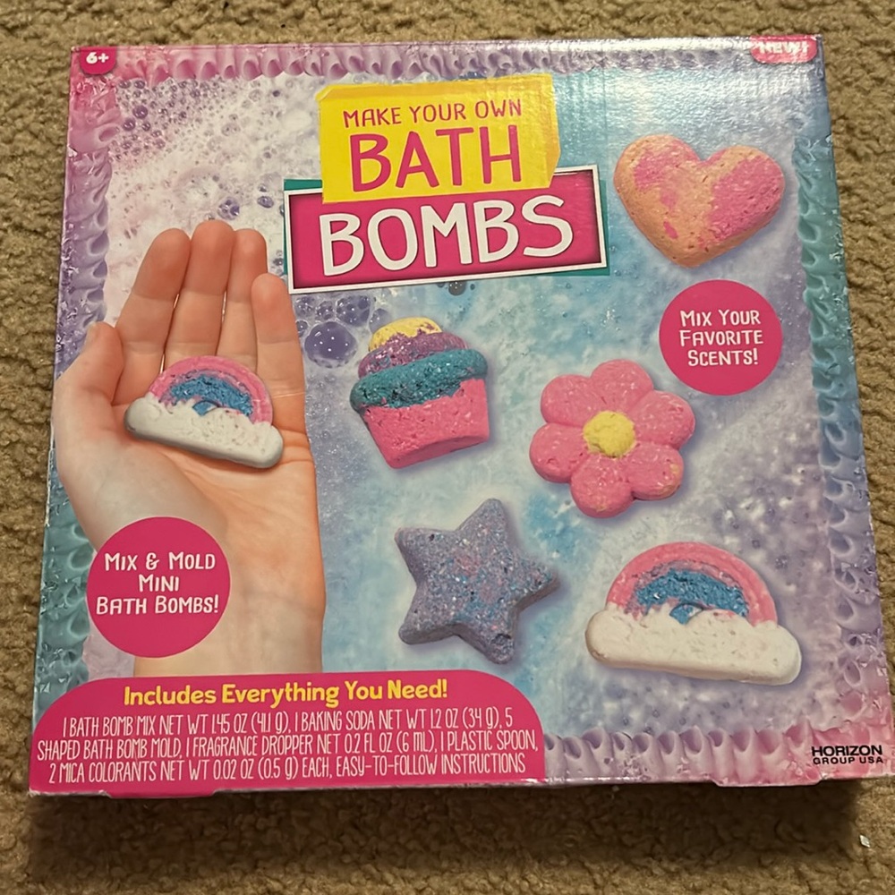 NWT. Make your own bathbomb & slime kit (2 kits)